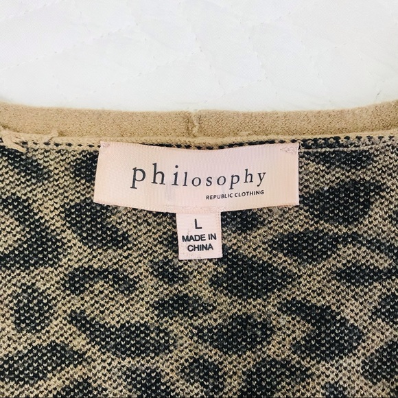 Philosophy || V-Neck Cheetah Patterned Bell Sleeve Sweater Size Large - Picture 11 of 13